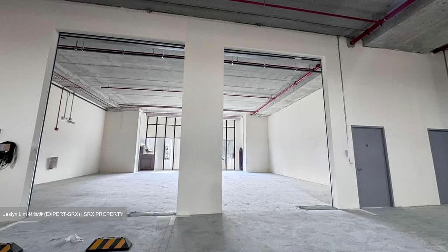 Stellar@tampines (D18), Factory #546757101